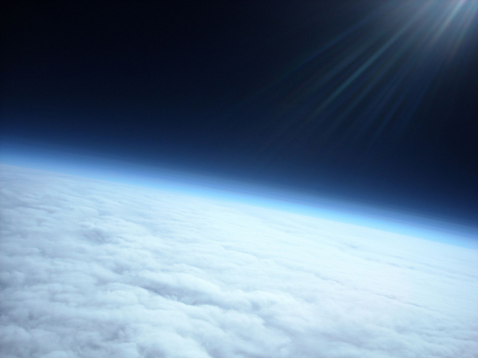 La Tierra fotografiada por la sonda Meteotek08