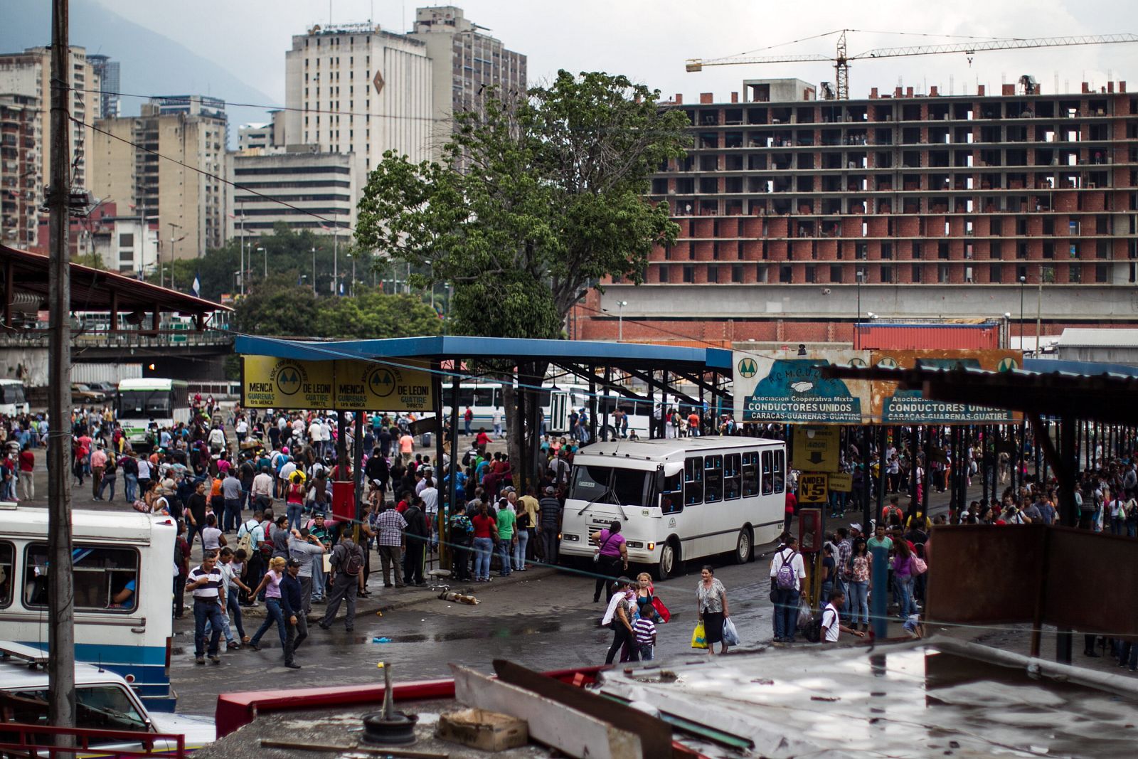 Un corte en la principal línea eléctrica de Caracas deja sin luz a gran parte del país