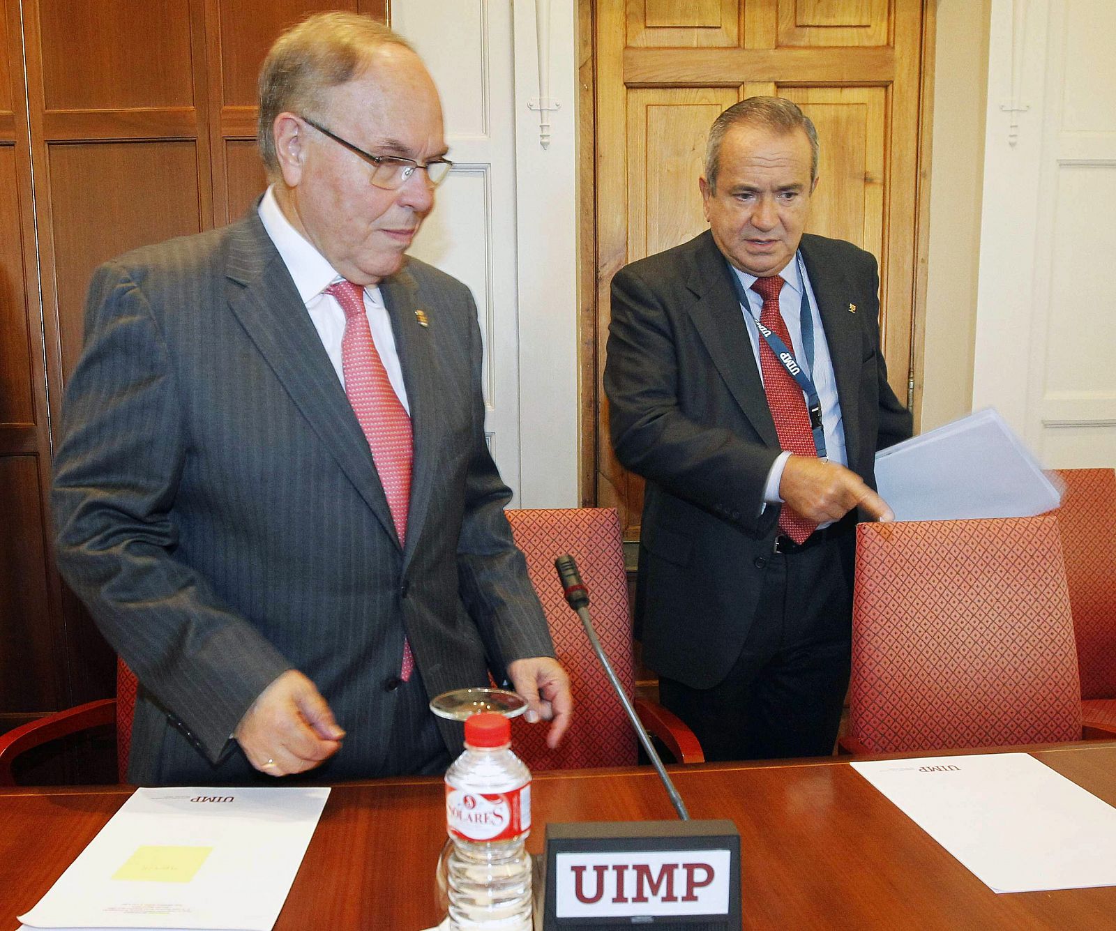 El presidente del CSIC, Emilio Lora-Tamayo, acompañado por el rector de la Universidad Internacional Menéndez Pelayo, César Nombela.