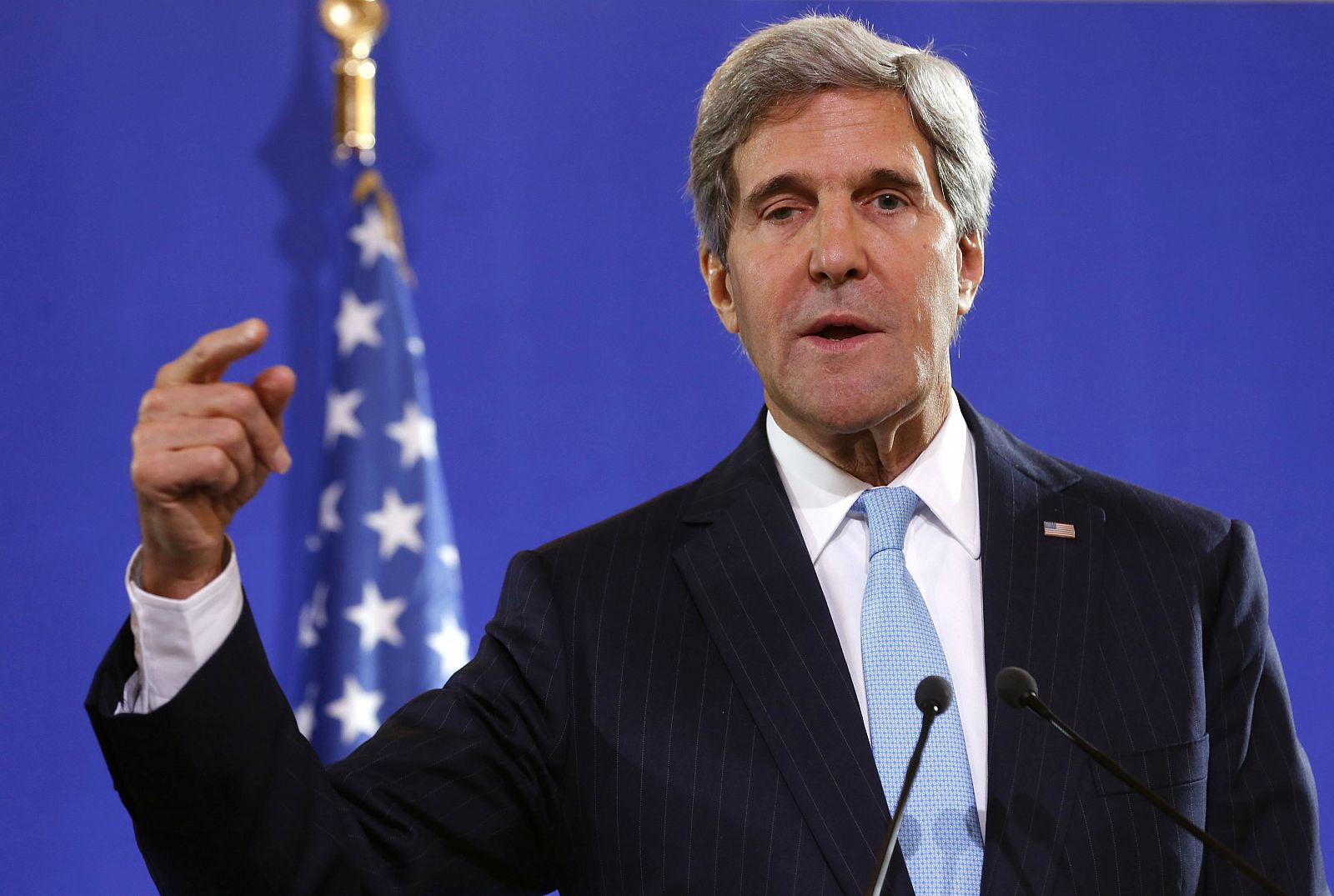 El Secretario de Estado de EE.UU., John Kerry, durante una conferencia de prensa tras reunirse con sus homólogos británico y francesa