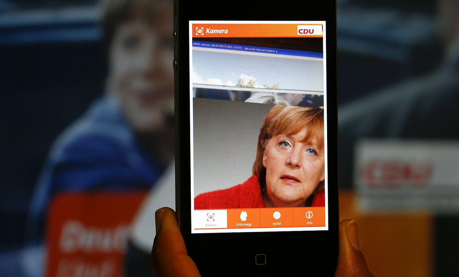 Merkel en la aplicación para smartphone lanzada en la campaña de las elecciones generales.