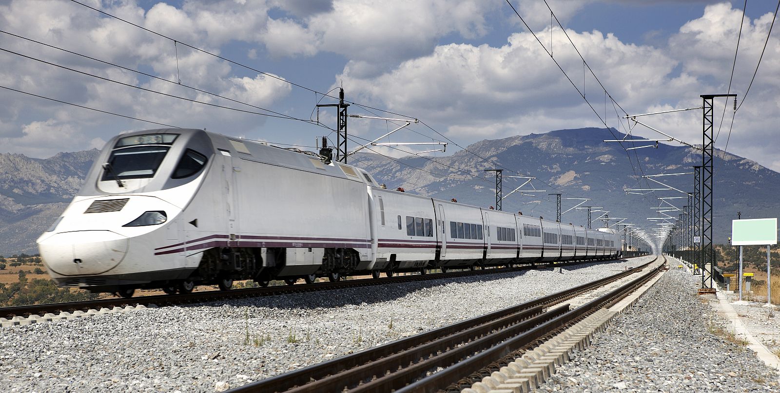 Renfe Operadora se segrega en cuatro nuevas sociedades mercantiles estatales