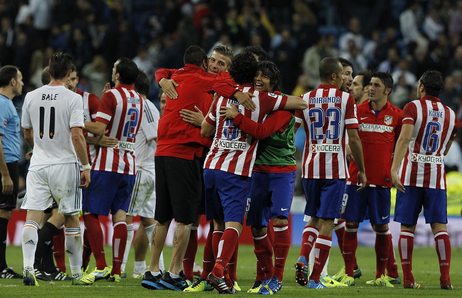 Los jugadores del Atlético de Madrid celebran la victoria ante el Real Madrid en el pasado derbi liguero.