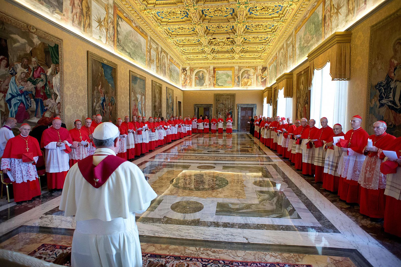 El papa Francisco durante un encuentro con cardenales en el Vaticano