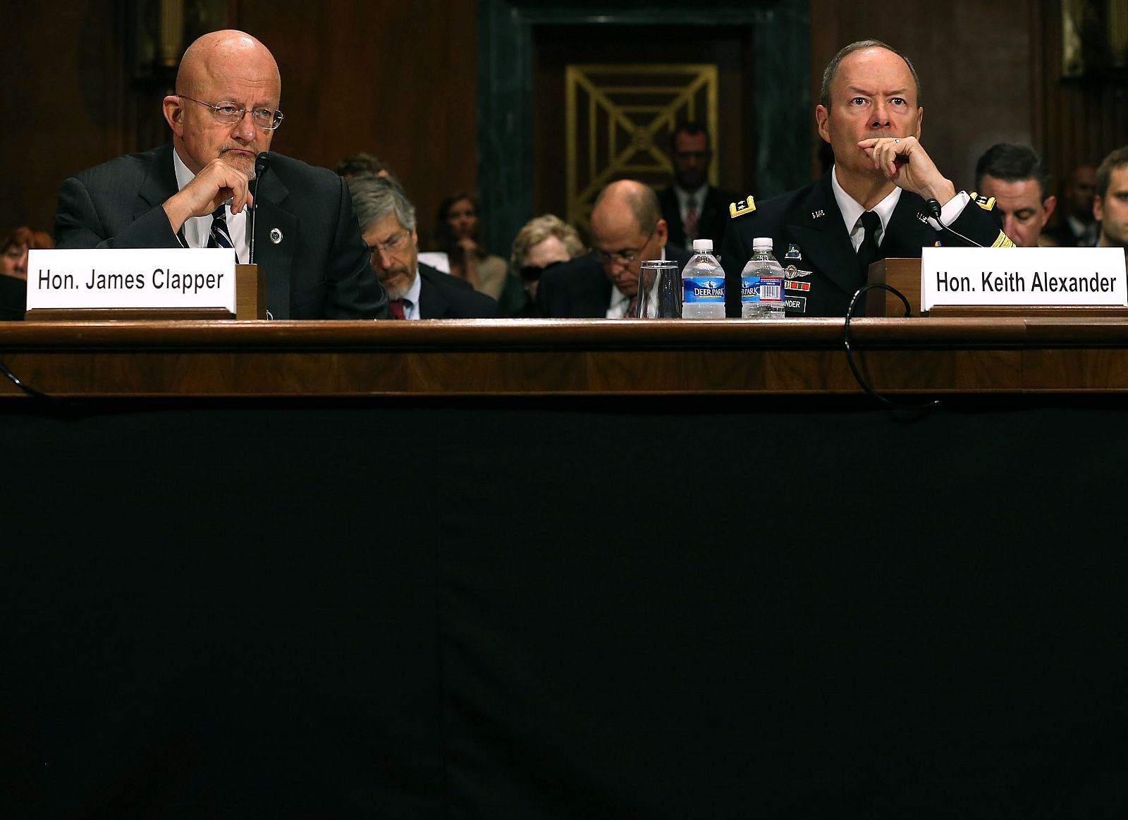 Los jefes del espionaje de EE.UU., James Clapper y Keith Alexander,