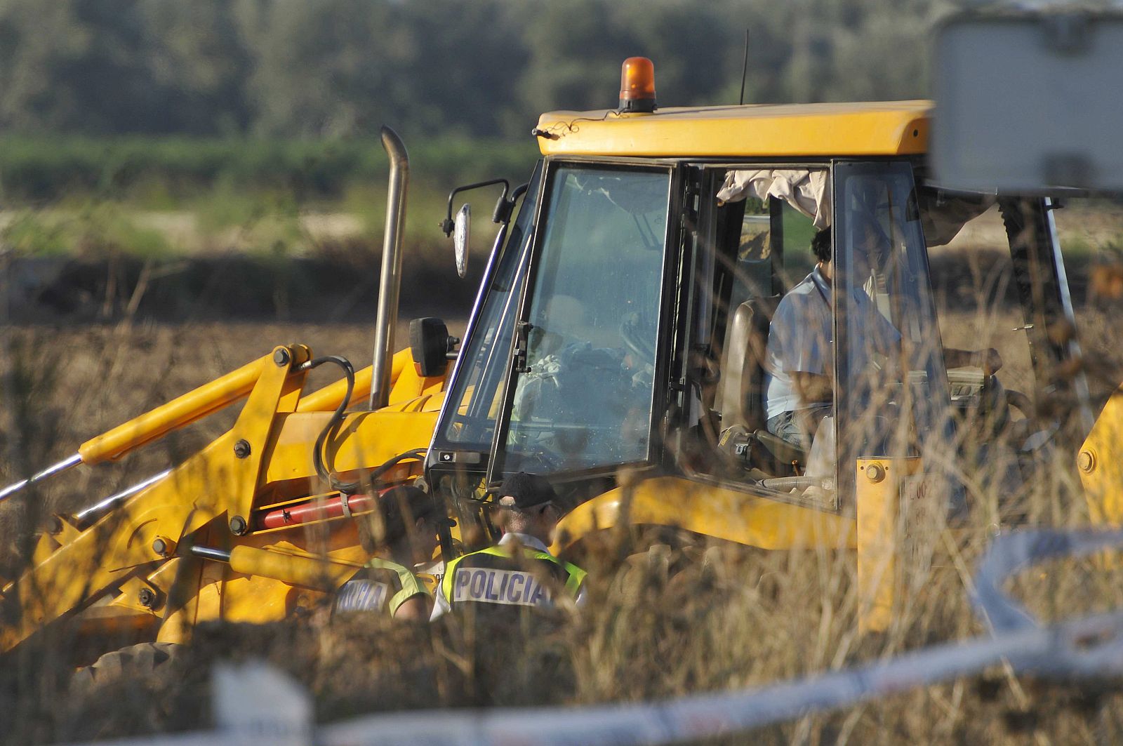 La Policía Nacional ha comenzado en la finca 'Majaloba' las tareas de excavación.