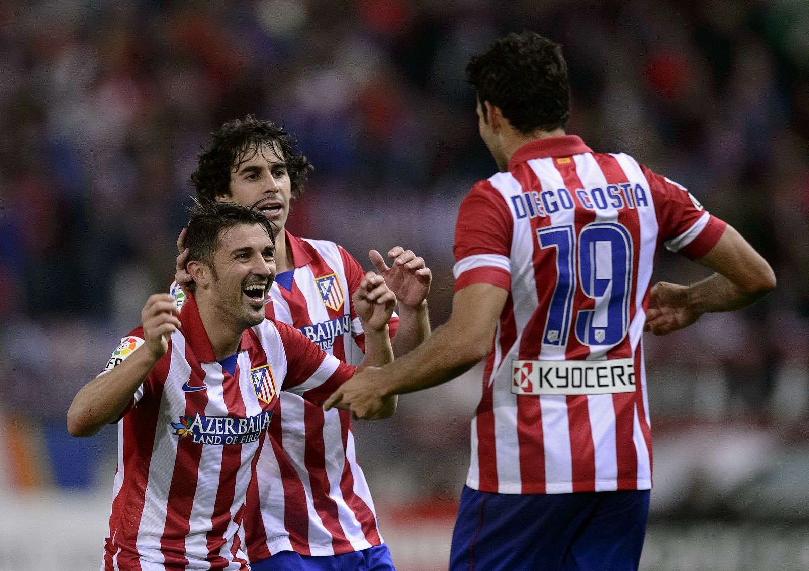 Villa y Diego Costa celebran el cuarto gol de los rojiblancos.