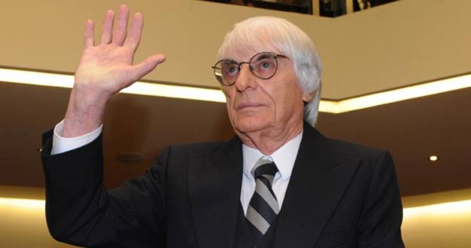 El patrón de la F1 habría sobornado a un banquero con 32 millones de euros.