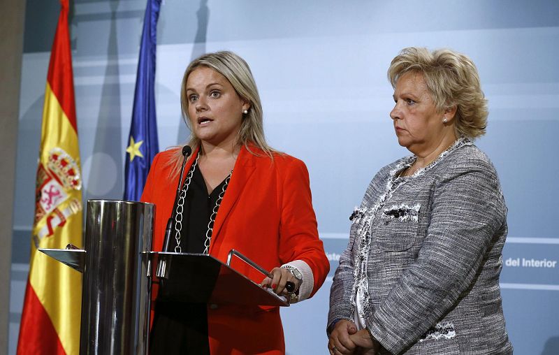 Mari Mar Blanco y Ángeles Pedraza, tras reunirse con los ministros de Justicia e Interior.