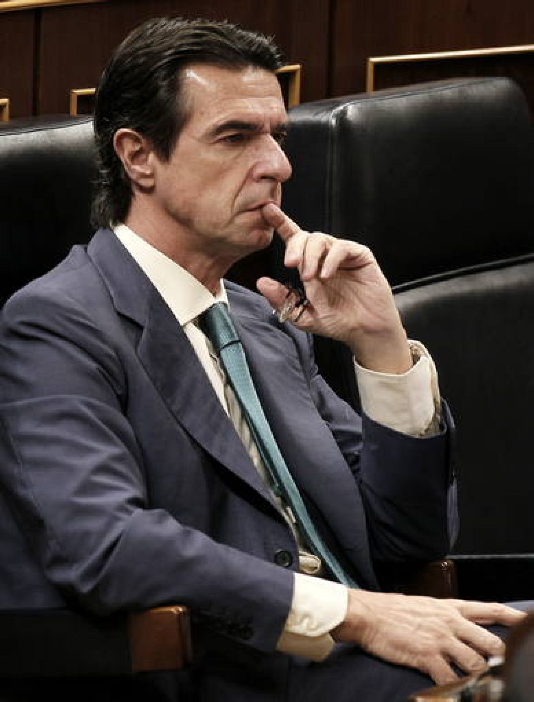 El ministro de Industria, Energía y Turismo, José Manuel Soria, durante el pleno del Congreso de los Diputados. 