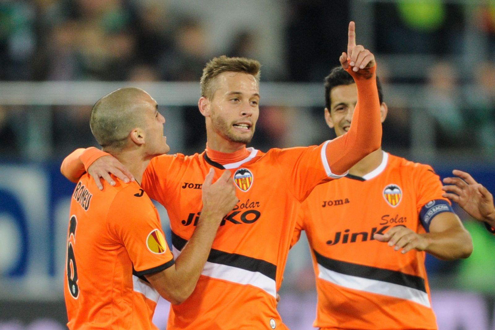 Sergio Canales celebra el gol de la victoria contra el St Gallen.