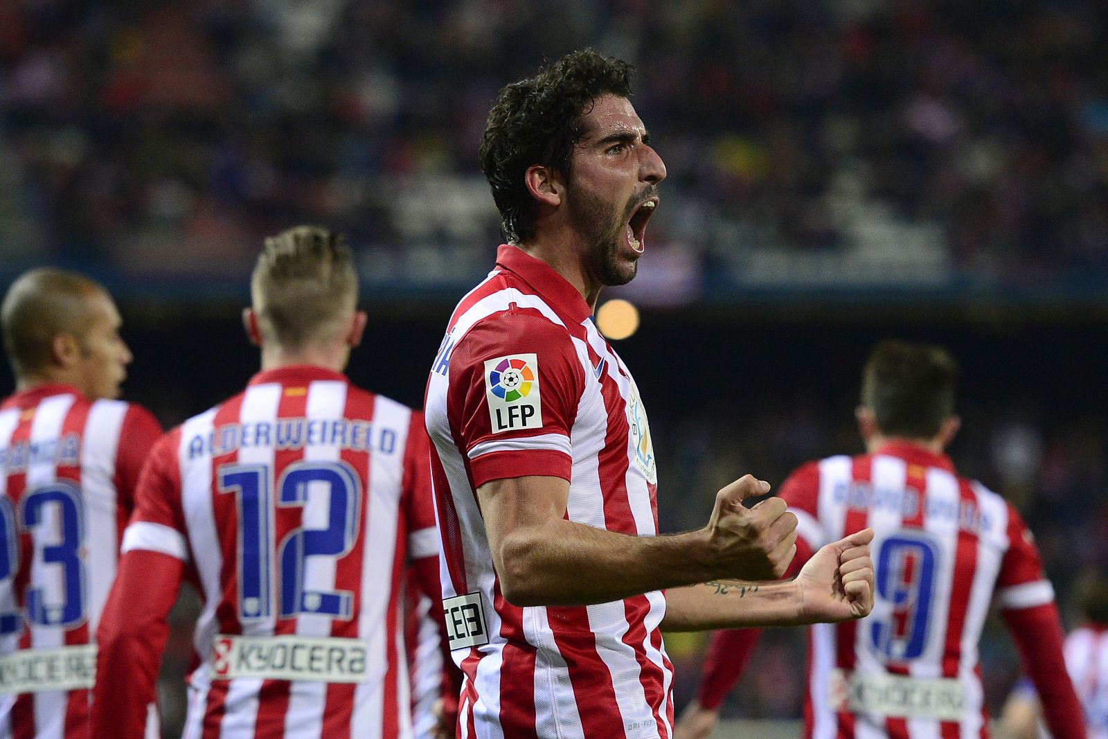 Raúl García celebra uno de sus dos goles frente al Getafe