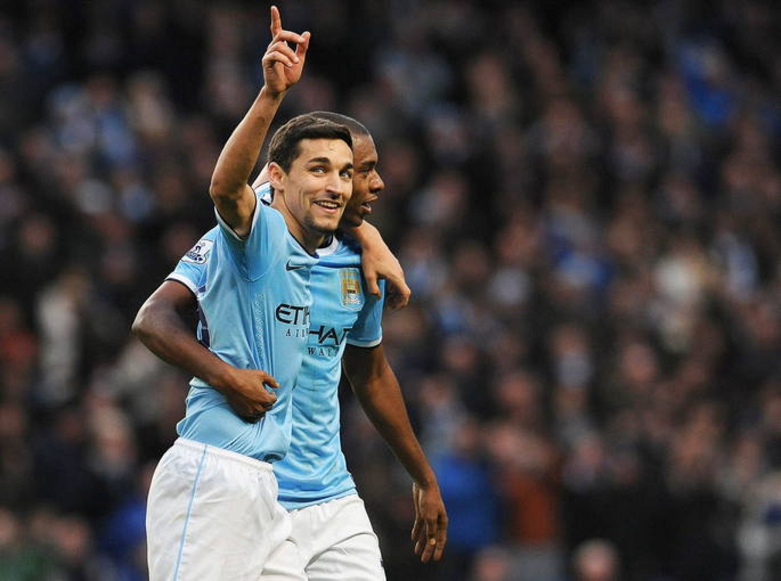 El español Jesús Navas celebra uno de sus dos goles ante el Tottenham