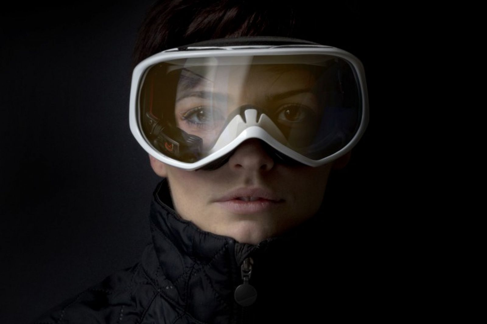 Gafas de esquiar con alta tecnología propia de las películas