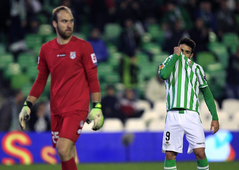 Chuli se lamenta durante una acción del partido.