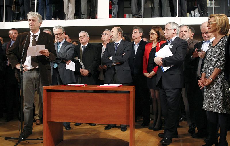 El científico Juan Luis Arsuaga defiende la investigación y el desarrollo de España durante la firma de un acuerdo por la I+D+i.