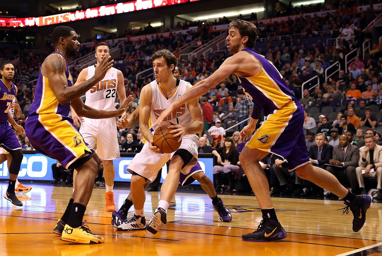 Los Lakers de Pau Gasol han perdido ante los Suns de Phoenix.