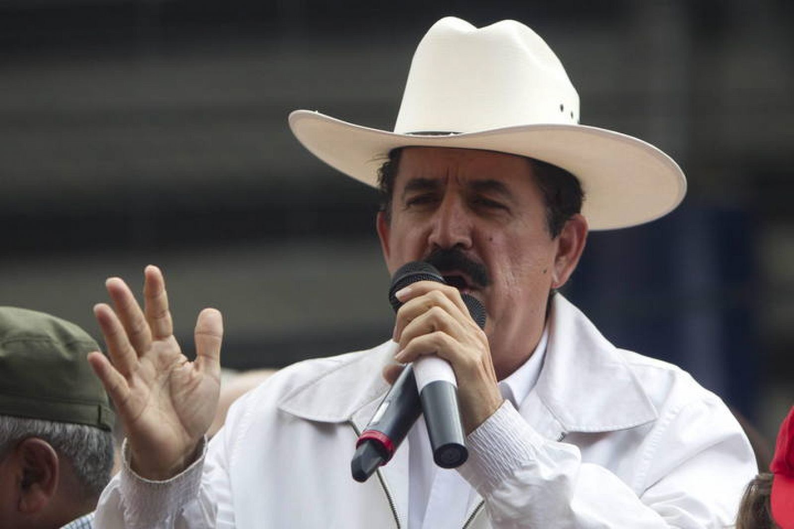 ZELAYA SOLO LOGRÓ ROMPER EL BIPARTIDISMO EN EL PARLAMENTO DE HONDURAS