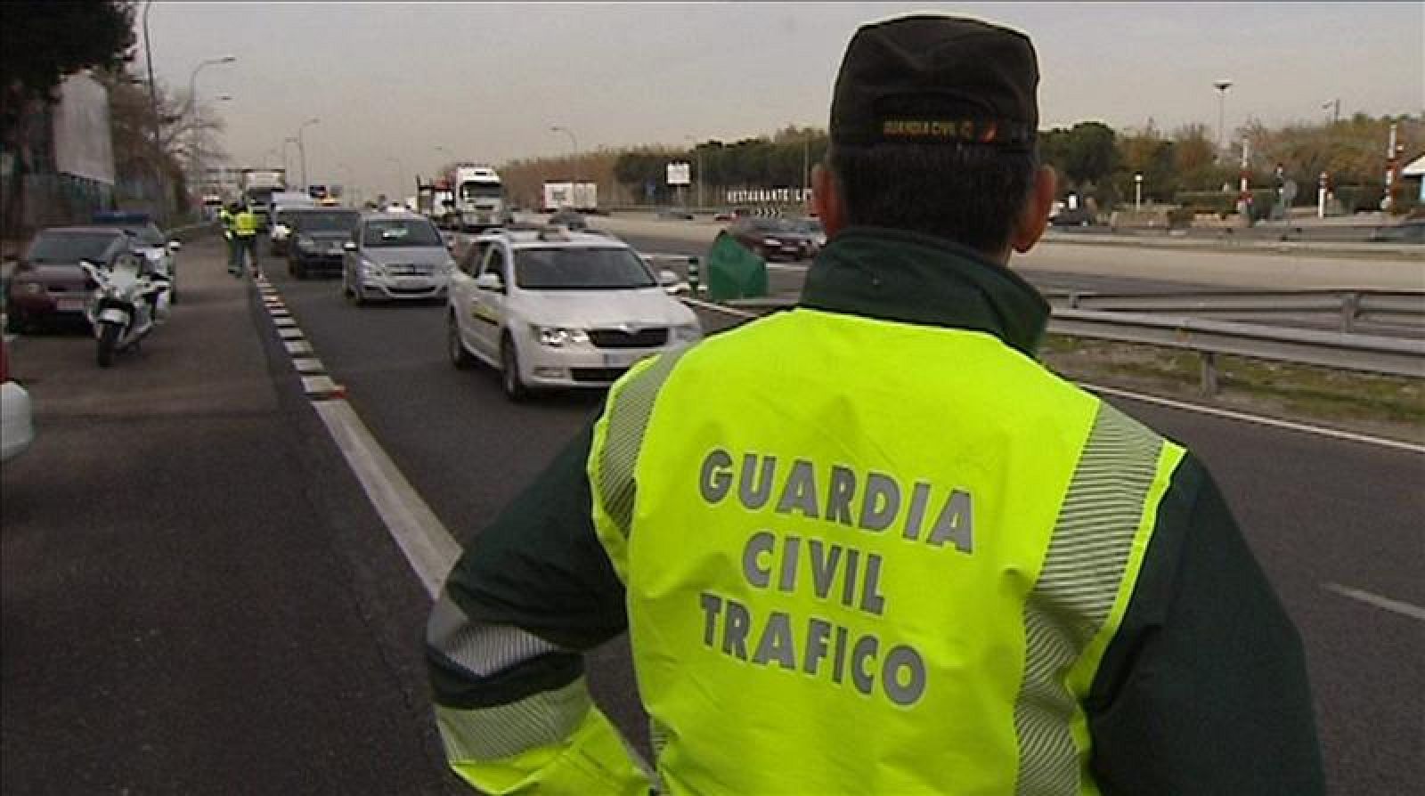 Un agente de tráfico de la Guardia Civil.