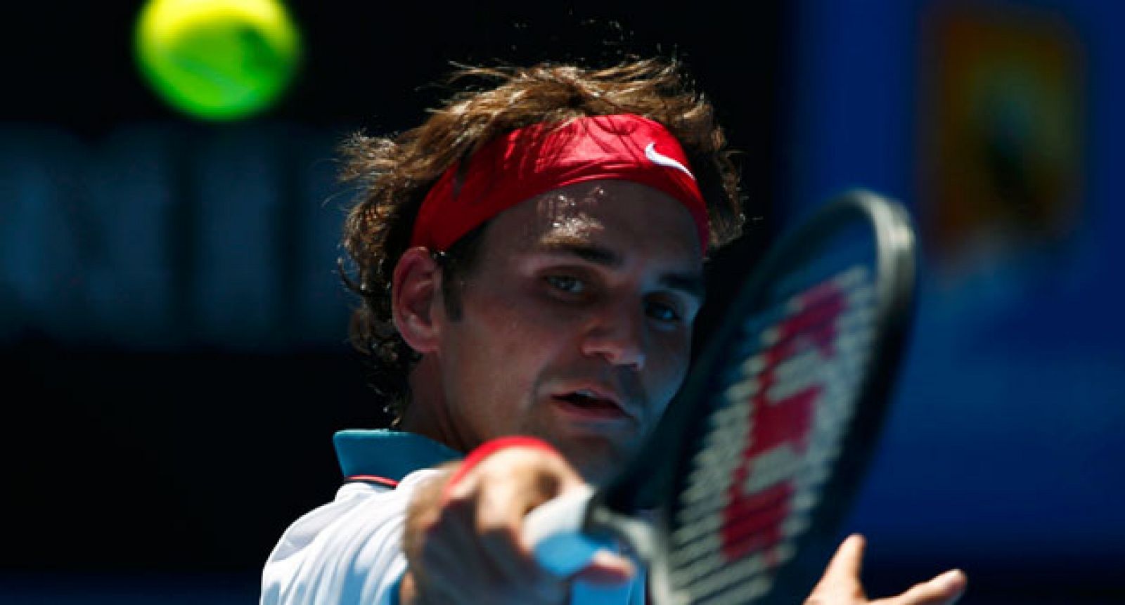 Roger Federer derrota en tres sets al australiano Duckworth en el Open de Australia