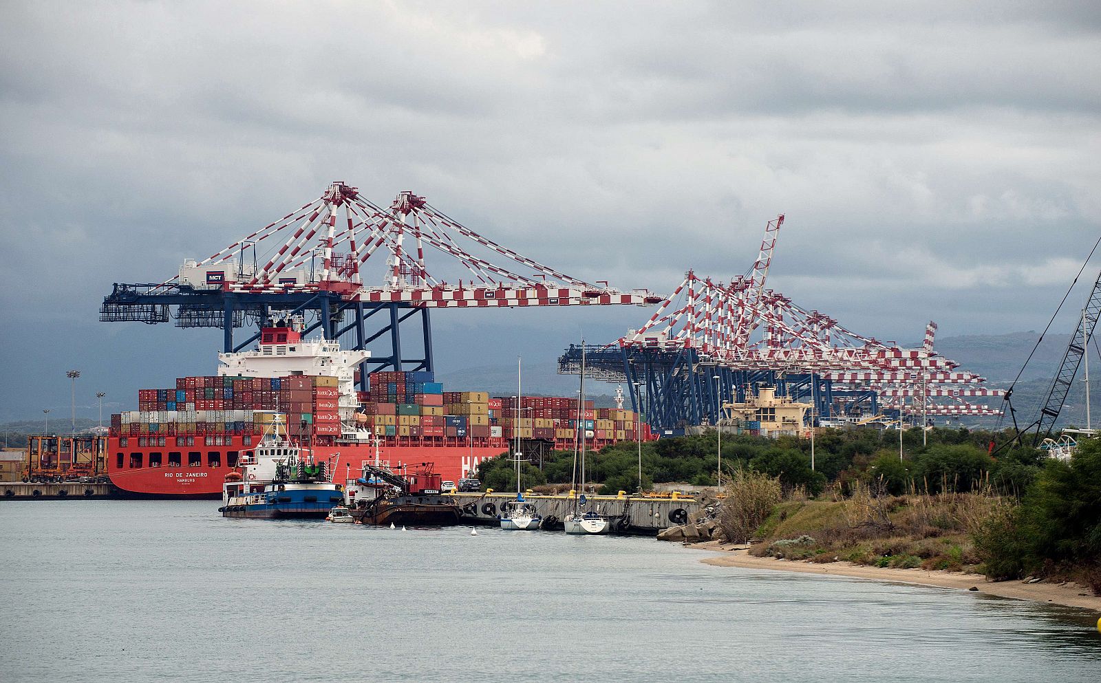 El puerto italiano de Goioa Tauro, en la región de Calabria, ha sido elegido para transferir el arsenal químico sirio.