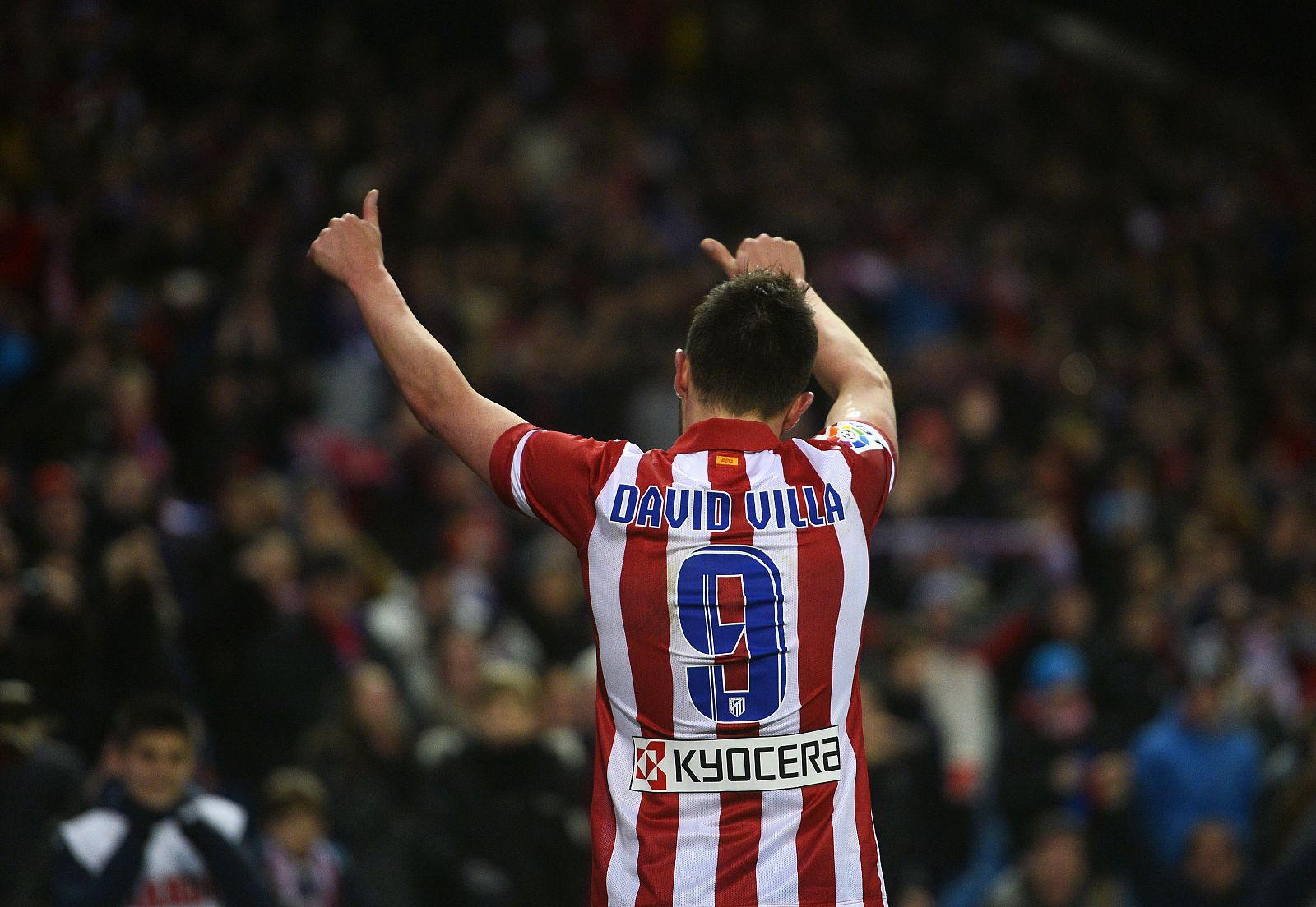 David Villa celebra su gol frente al Sevilla.