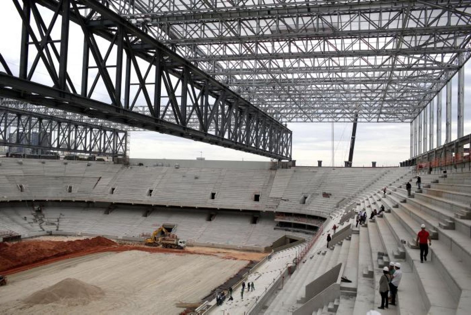 Obras de remodelación del estadio brasileño Arena da Baixada en Curitiba.