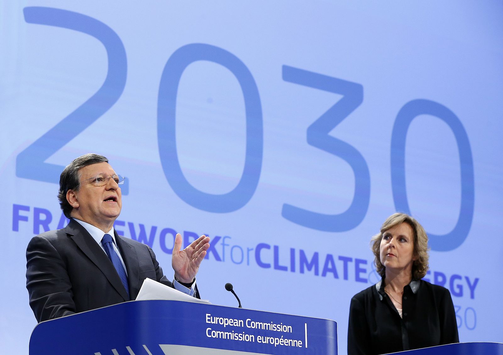 El presidente de la Comisión Europea, Jose Manuel Barroso y la comisaria europea de Acción por el Clima, Connie Hedegaard.