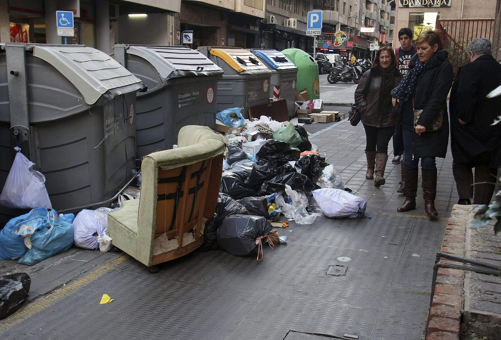 Aspecto de una céntrica calle de la ciudad este jueves.