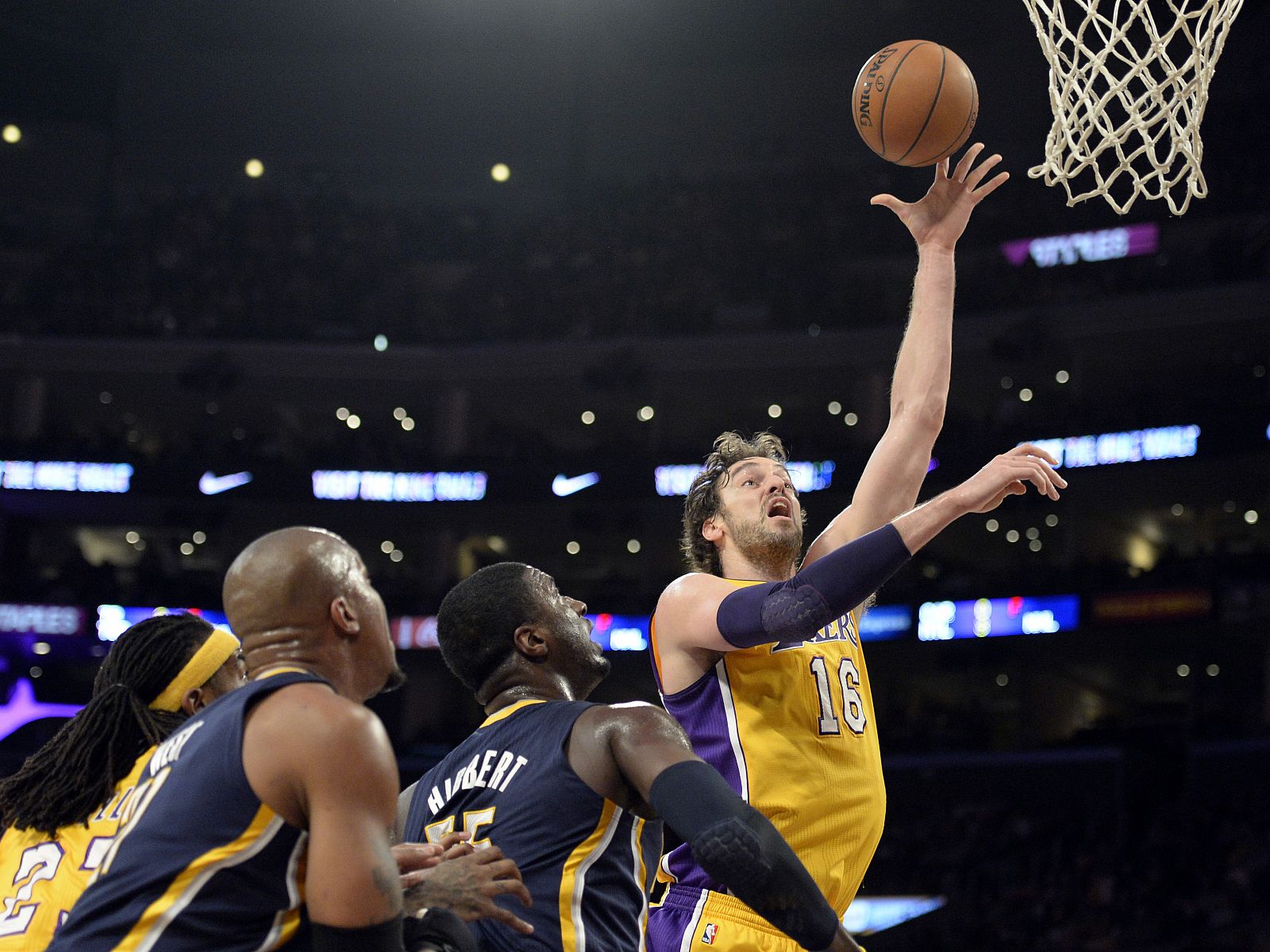 Indiana Pacers  -  Los Angeles Lakers