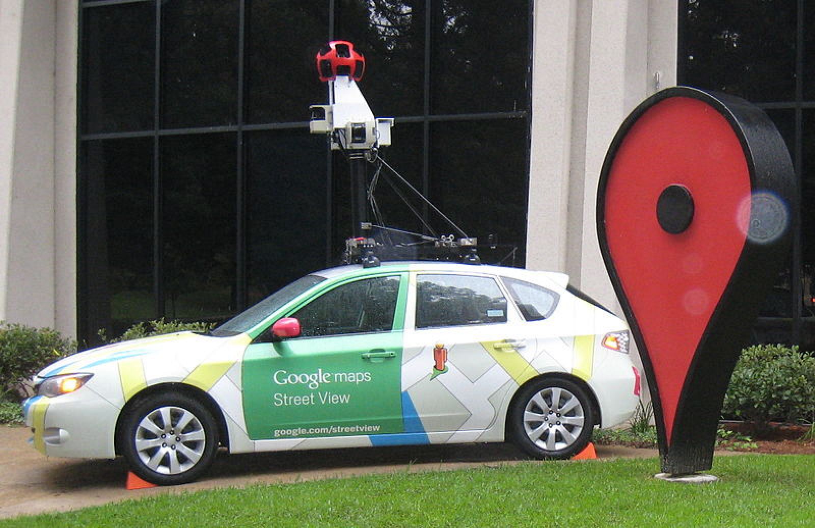 Uno de los coches de Google Street View en California.
