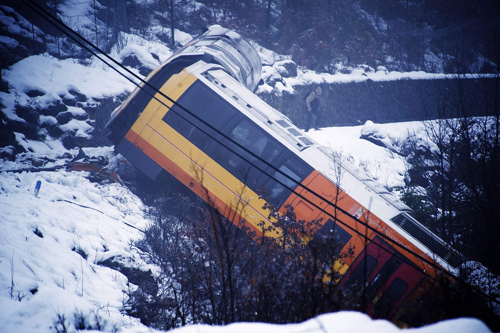 Imagen del tren turístico que ha descarrilado en los Alpes franceses.