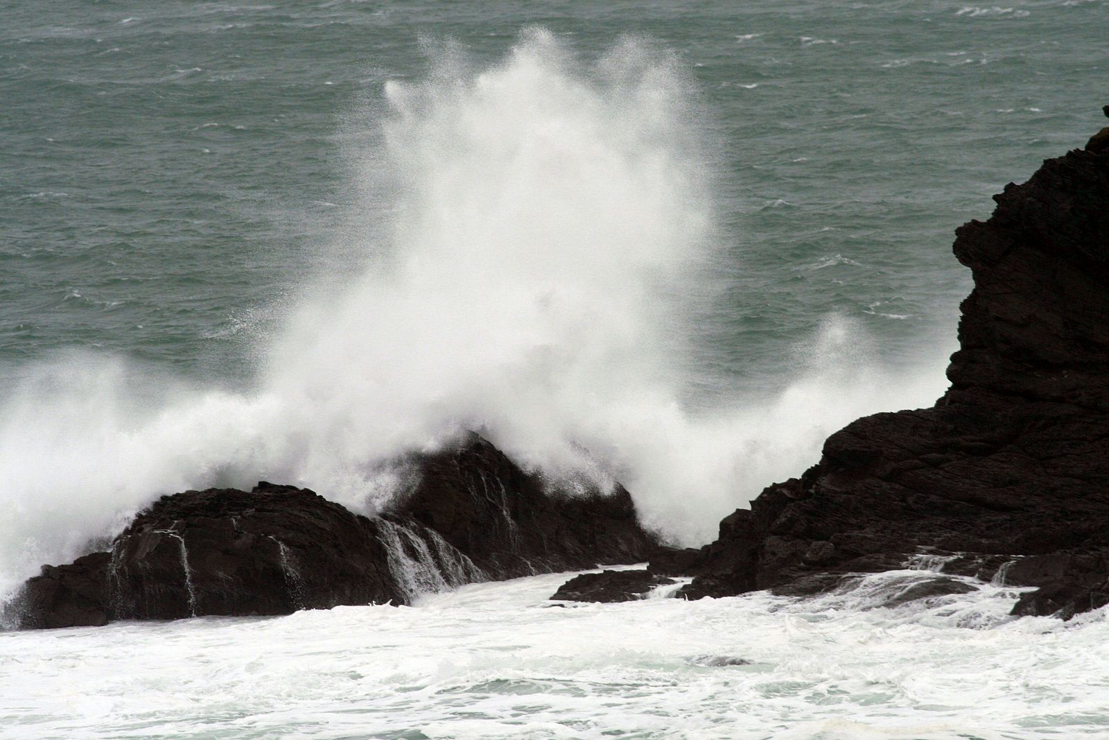 VUELVE EL TEMPORAL CON MAR ARBOLADA Y VIENTOS MUY FUERTES