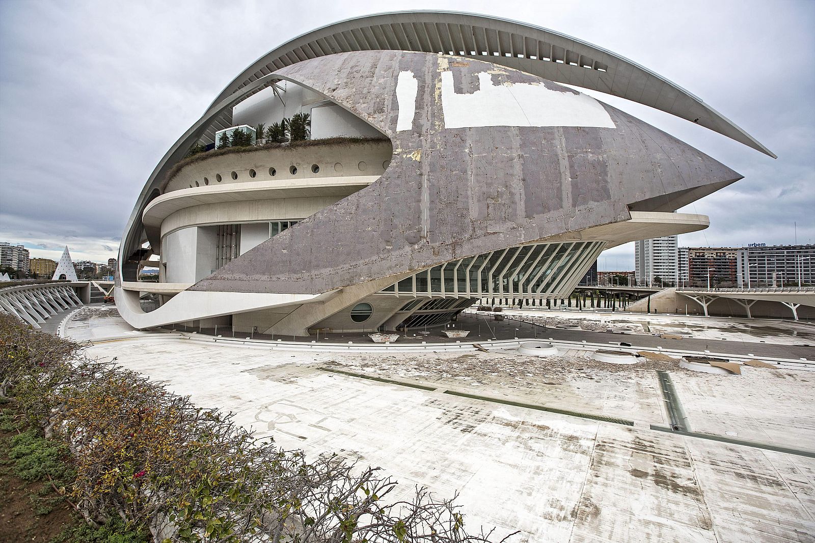 EL PALAU DE LES ARTS SE DISPONE A REABRIR TRAS LA RETIRADA DEL REVESTIMIENTO