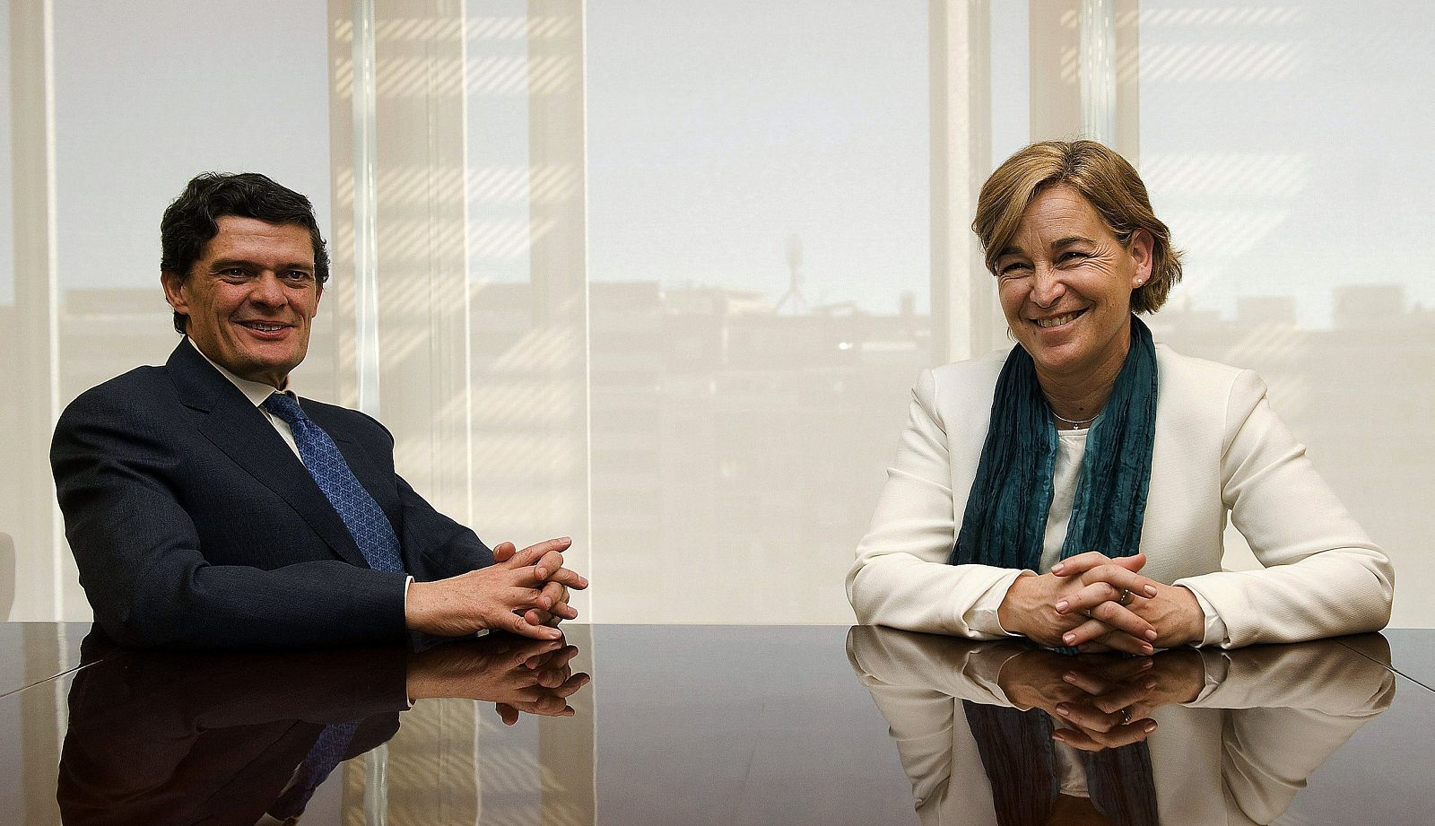 Fotografía facilitada por la Sareb de su presidenta, Belén Romana, junto a Jaime Echegoyen.