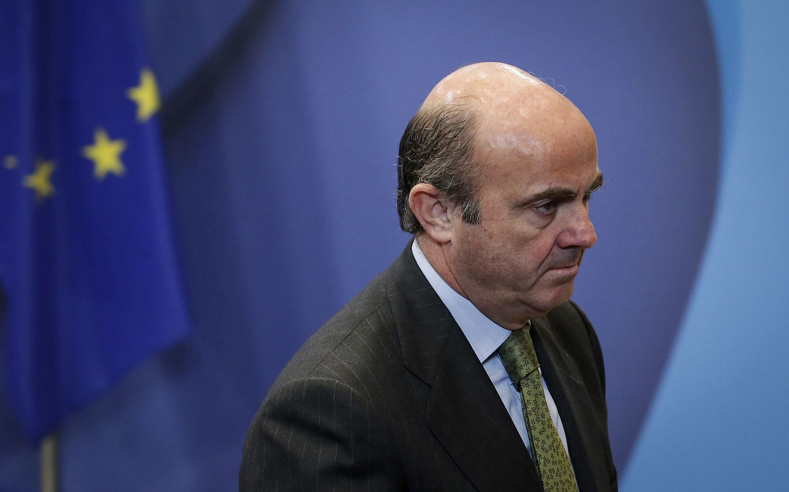 El ministro de Economía y Competitividad, Luis de Guindos, a su llegada a la reunión de ministros de Economía y Finanzas de la Unión Europea, en Bruselas