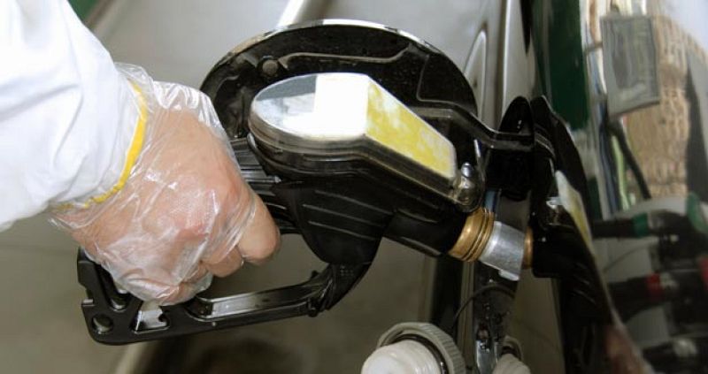 Repostaje en una gasolinera