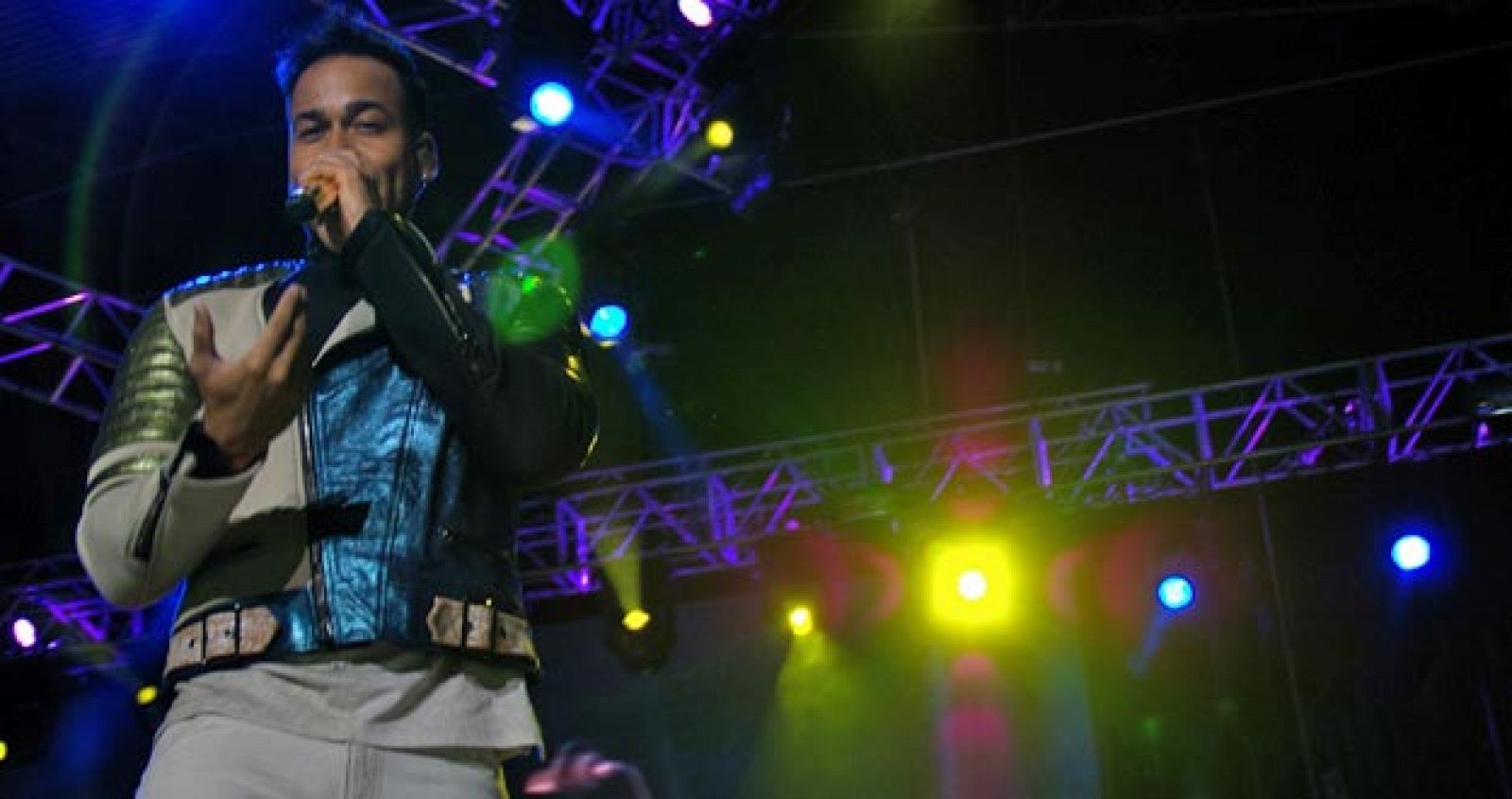 Anthony 'Romeo' Santos, durante su actuación en la Plaza de toros de Las Ventas de Madrid, el 21 de Marzo de 2014