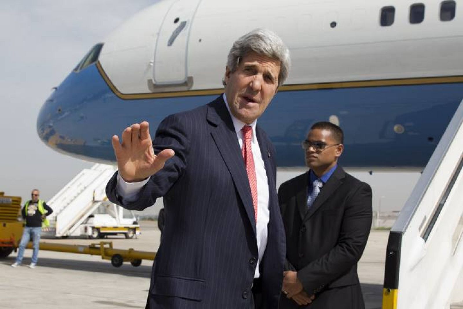  El secretario de Estado de EE.UU., John Kerry, antes de subir a su avión en el aeropuesto de Ben Gurión, Israel, el pasado 1 de abril. 