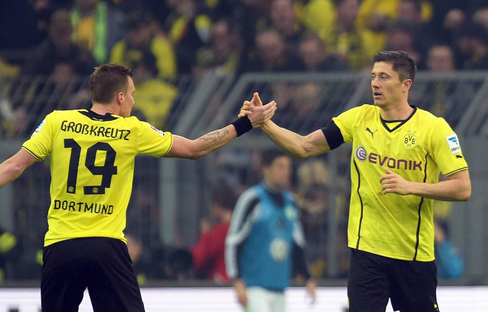 Robert Lewandowski y Kevin Grosskreutz, en el último partido del Dortmund en la Bundesliga.