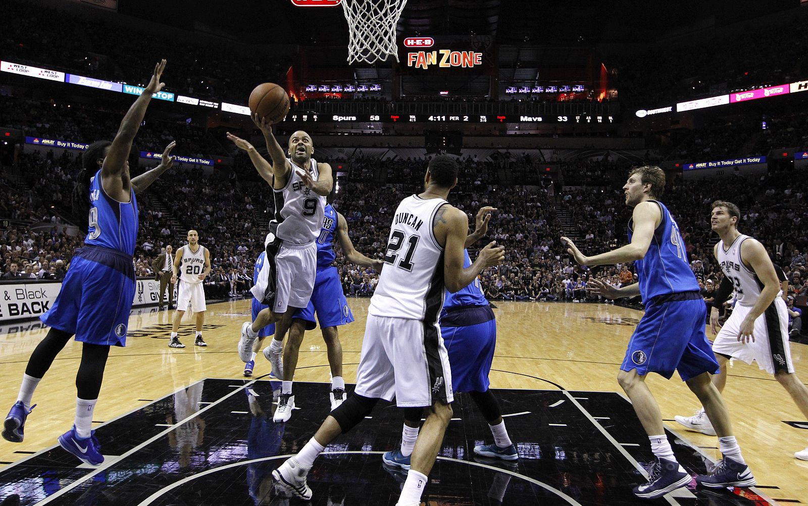 Dallas Mavericks v San Antonio Spurs - Game Seven