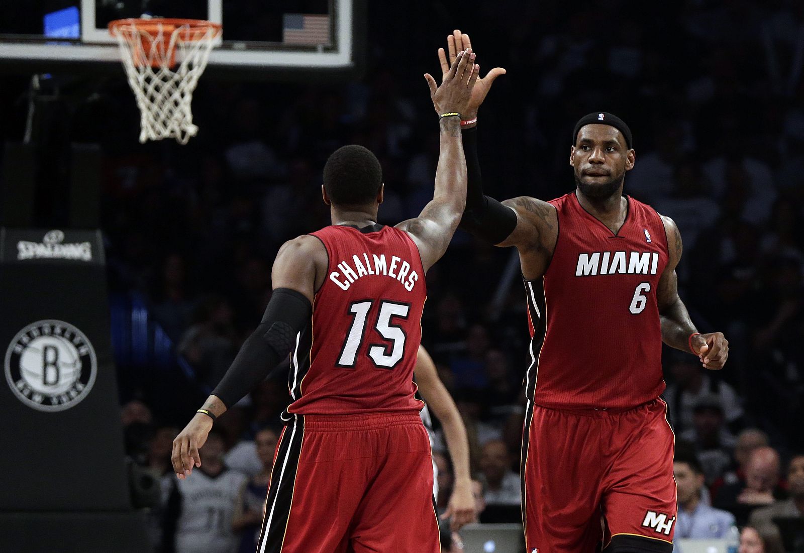 NETS DE BROOKLIN VS HEAT DE MIAMI