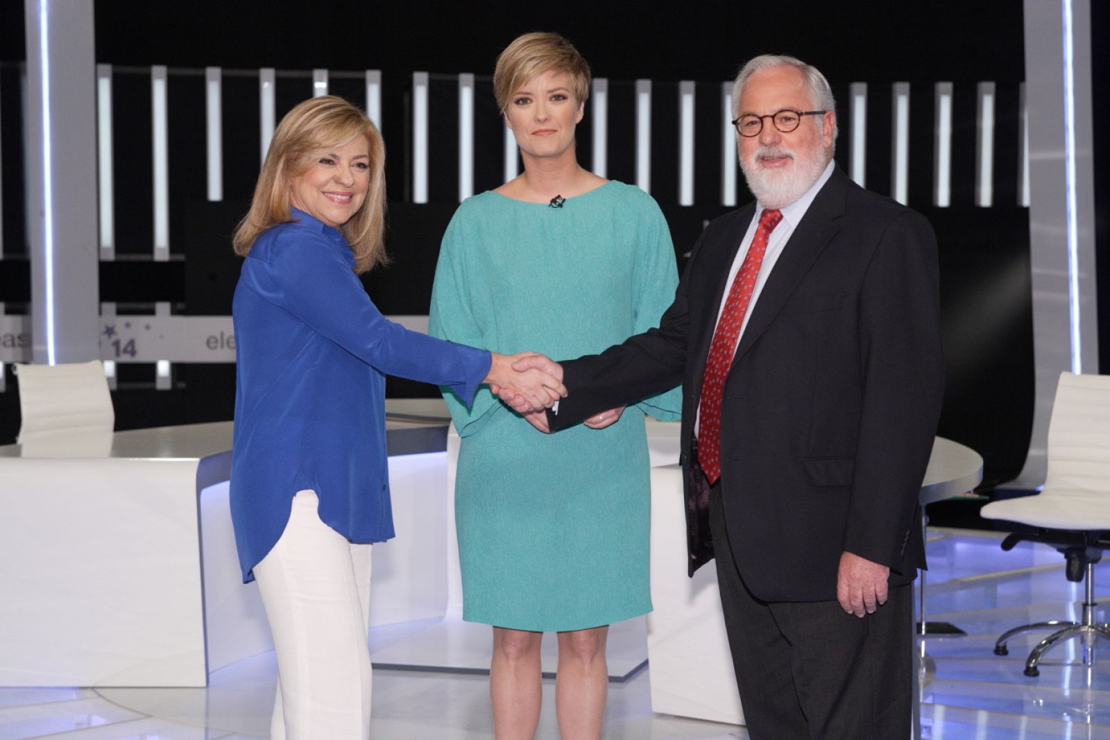 Elena Valenciano, María Casado y Miguel Arias Cañete, en los Estudios Buñuel