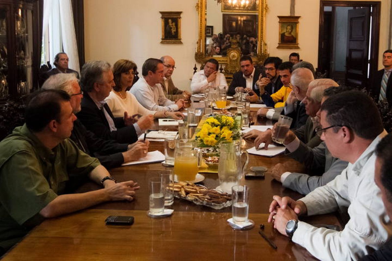 REUNIÓN DE OPOSICIÓN CON CANCILLERES DE UNASUR Y EL NUNCIO