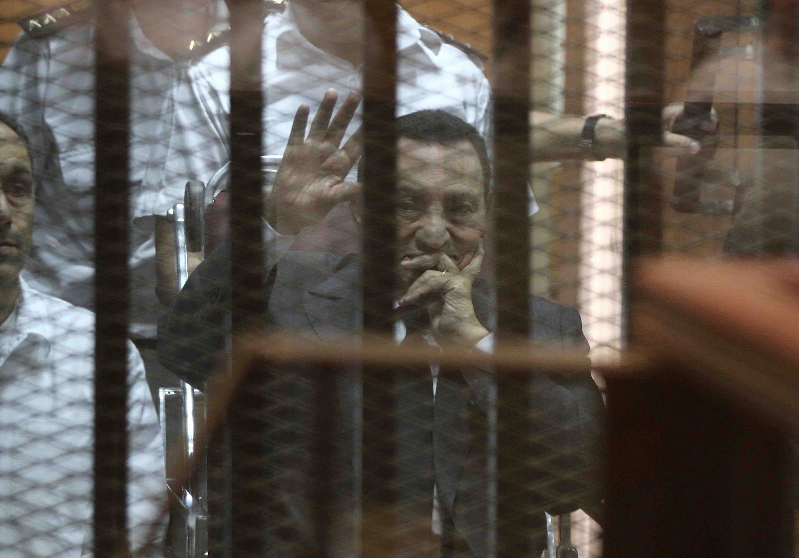 El expresidente egipcio Mubarak es condenado a tres años de carcel por malversación