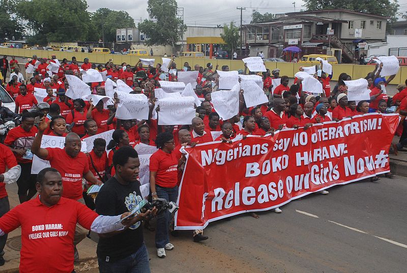 Manifestación en Lagos (Nigeria) para recordar a las niñas secuestradas por Boko Haram