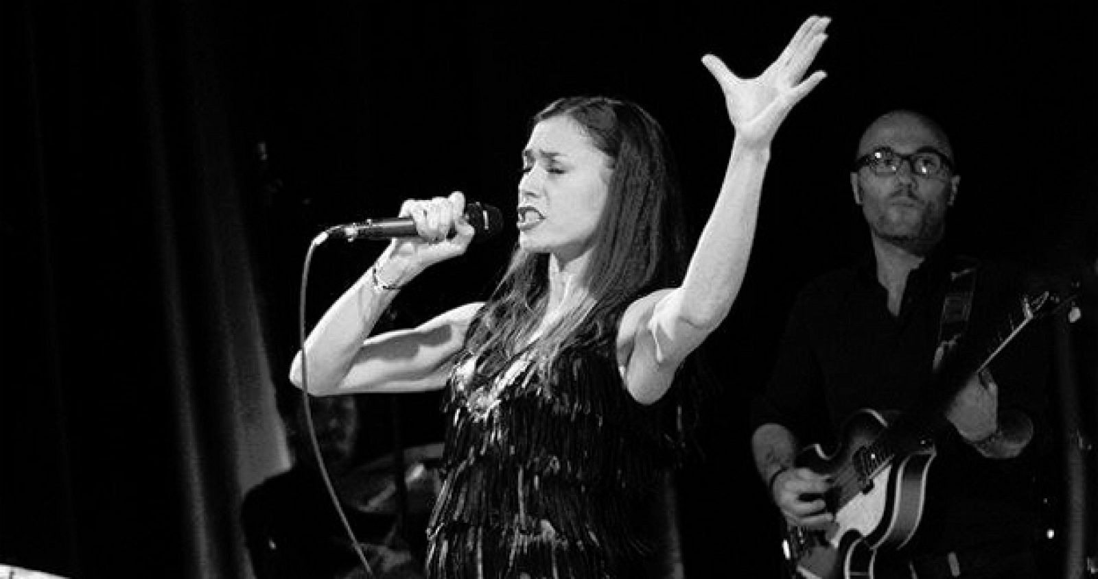 La cantante francesa Olivia Ruiz en la gira de 'Le calme y la tempête'