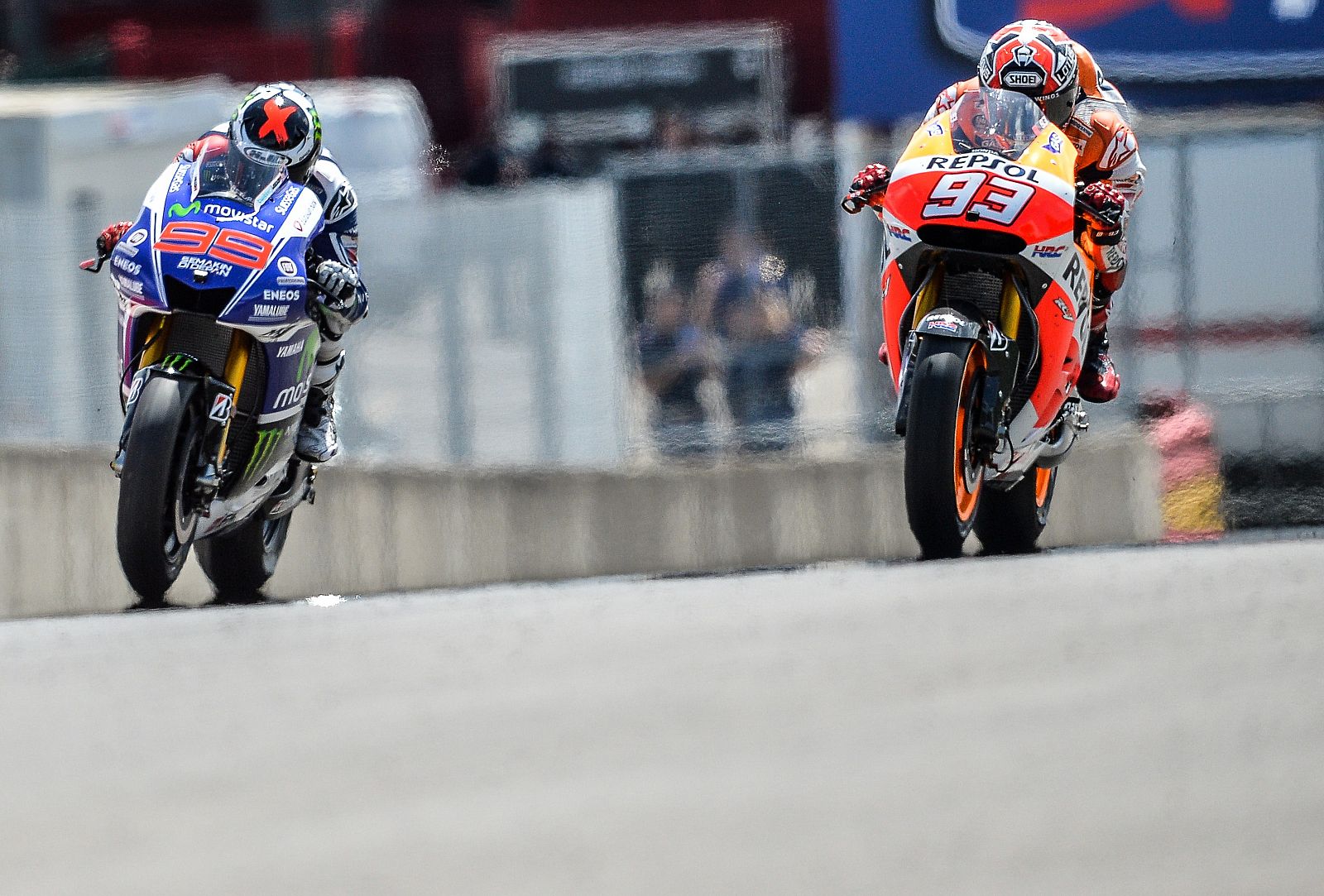 Marc Márquez y Jorge Lorenzo durante la carrera en Mugello.