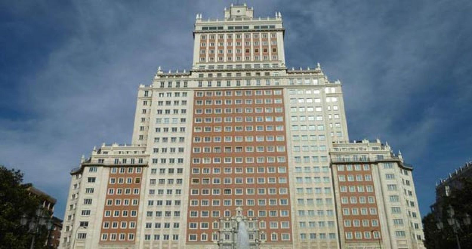 El Edificio España, situado en pleno centro de Madrid