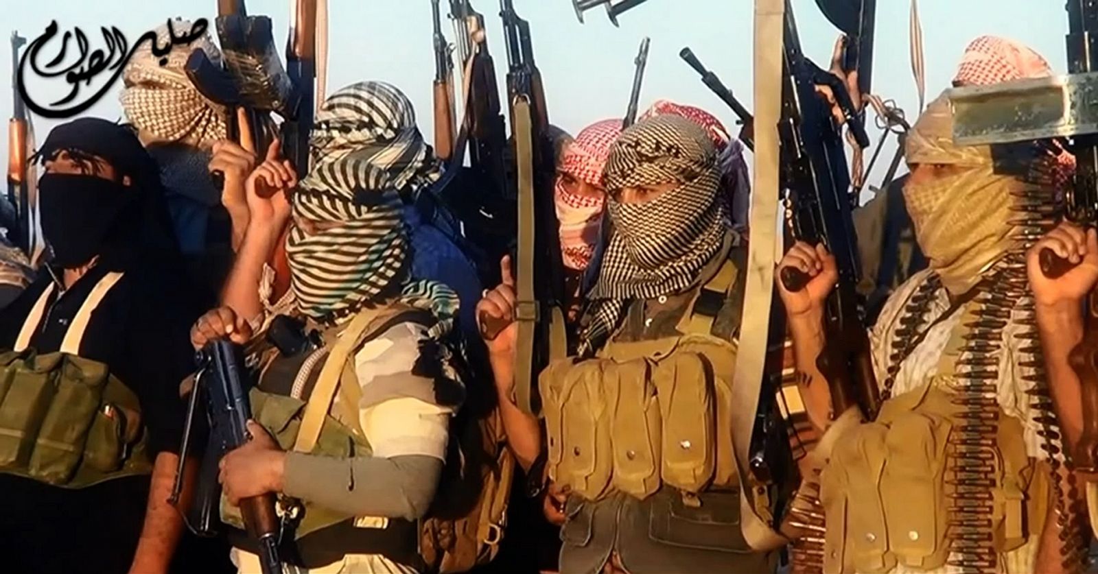Imágen de combatientes del Estados Islámico para Irak y Levante de un vídeo de propaganda